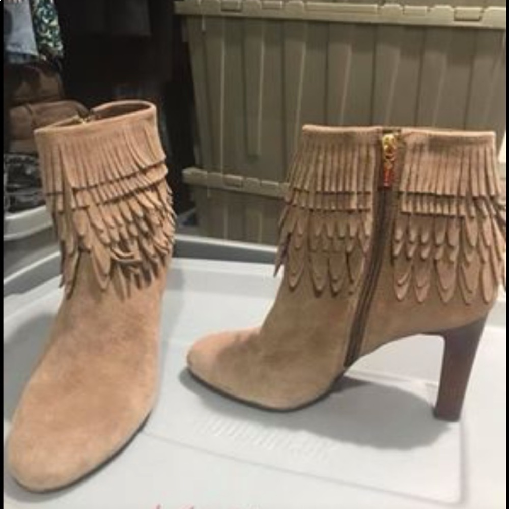 High heels boot